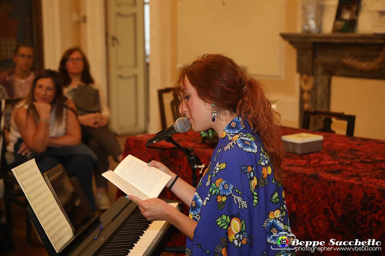 VBS_1347 - Presentazione libro 'Il dono del basilico' di Lucrezia Pernigotti.jpg